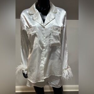 Pretty white satiny shorts pajamas with removable marabou feathers at cuff small